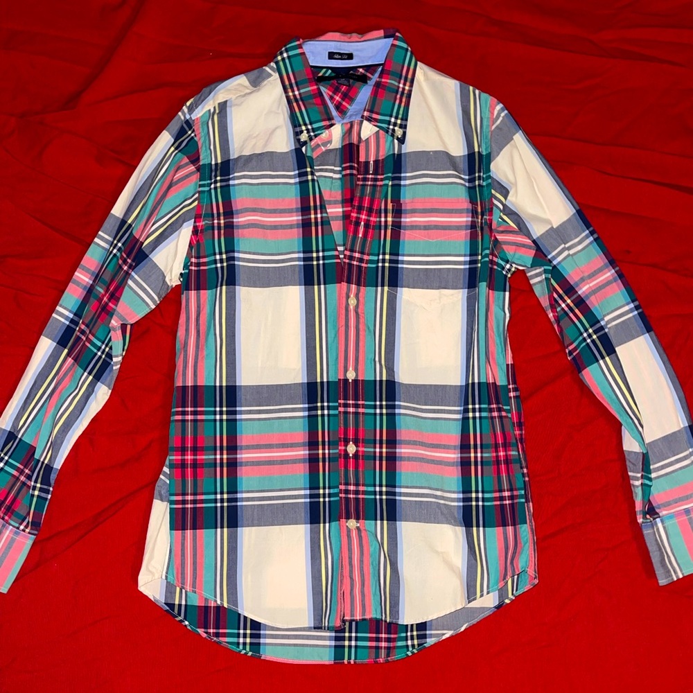 Men’s Plaid Button Down.